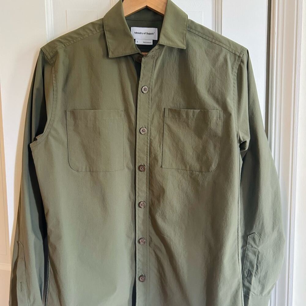 Ministry of Supply Olive Green Men's button down shirt lightweight size Small